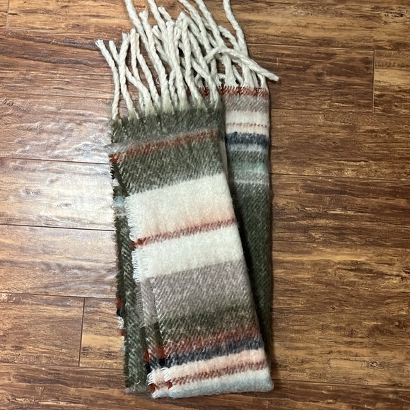 scarf - Picture 3 of 3
